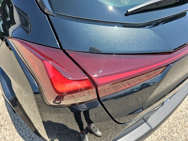 2025 Lexus UX Premium photo 32