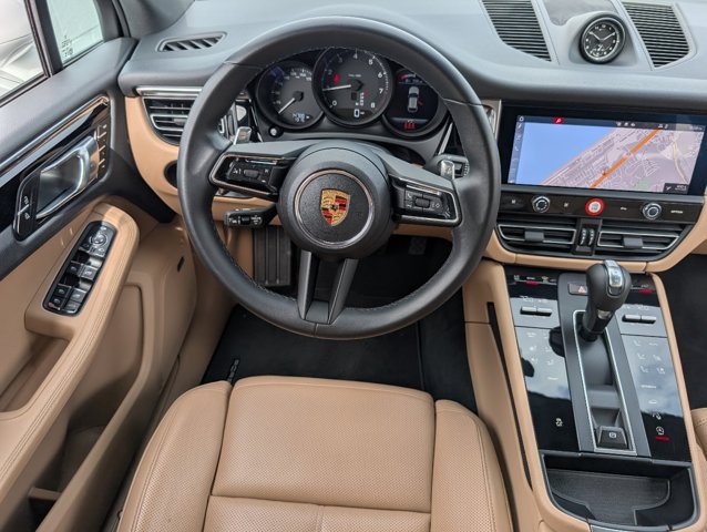 2024 Porsche Macan T photo 16