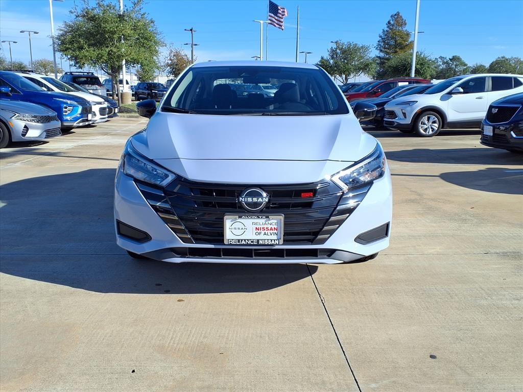 2023 Nissan Versa 1.6 SR photo 4