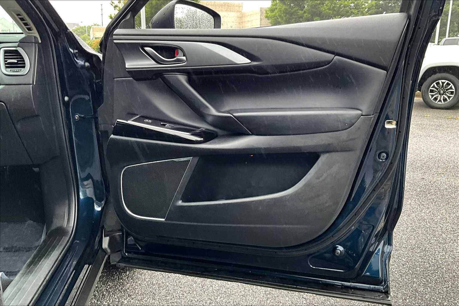 2022 Mazda CX-9 Touring photo 19