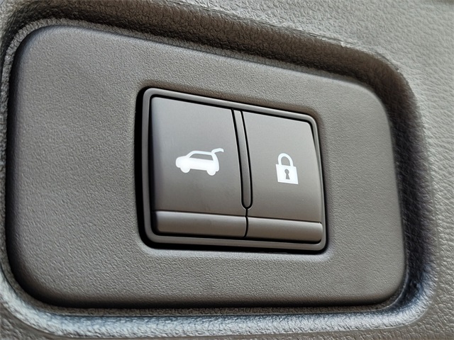 2025 Nissan Pathfinder Platinum photo 19