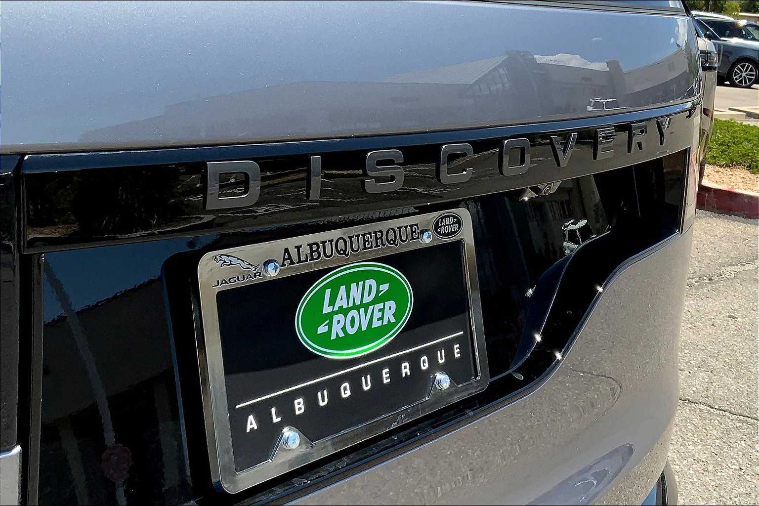 2025 Land Rover Discovery SE photo 15