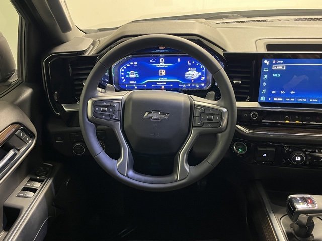 2024 Chevrolet Silverado 1500 RST photo 3