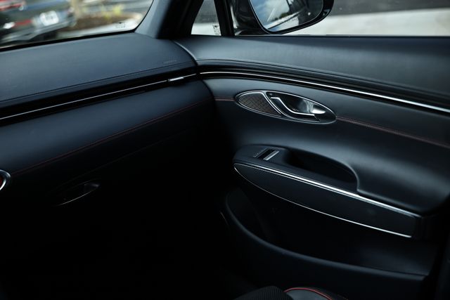 2023 Genesis GV70 2.5T Sport Prestige photo 29