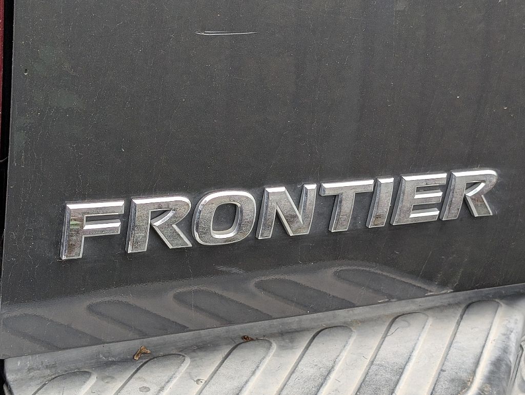 2015 Nissan Frontier SV photo 4