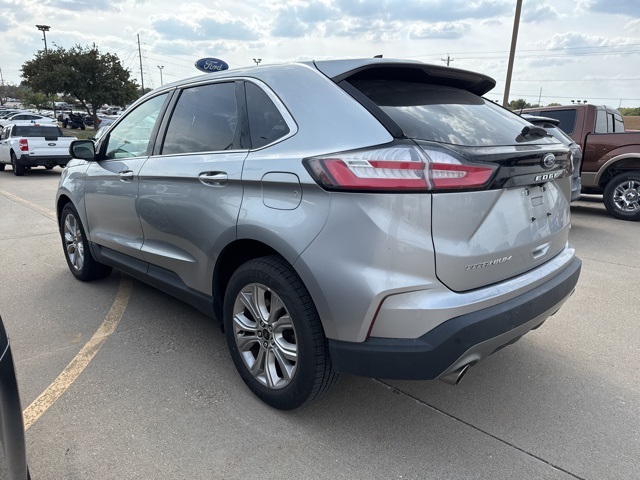 2023 Ford Edge Titanium photo 2
