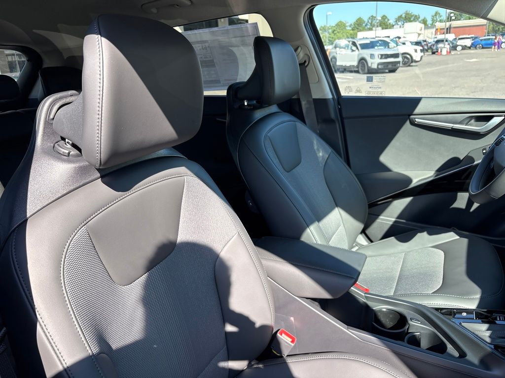 2025 Kia Niro EX photo 26
