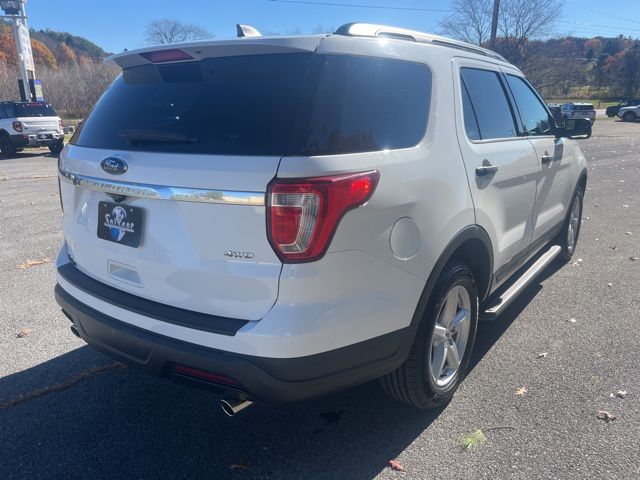2018 Ford Explorer Base photo 4