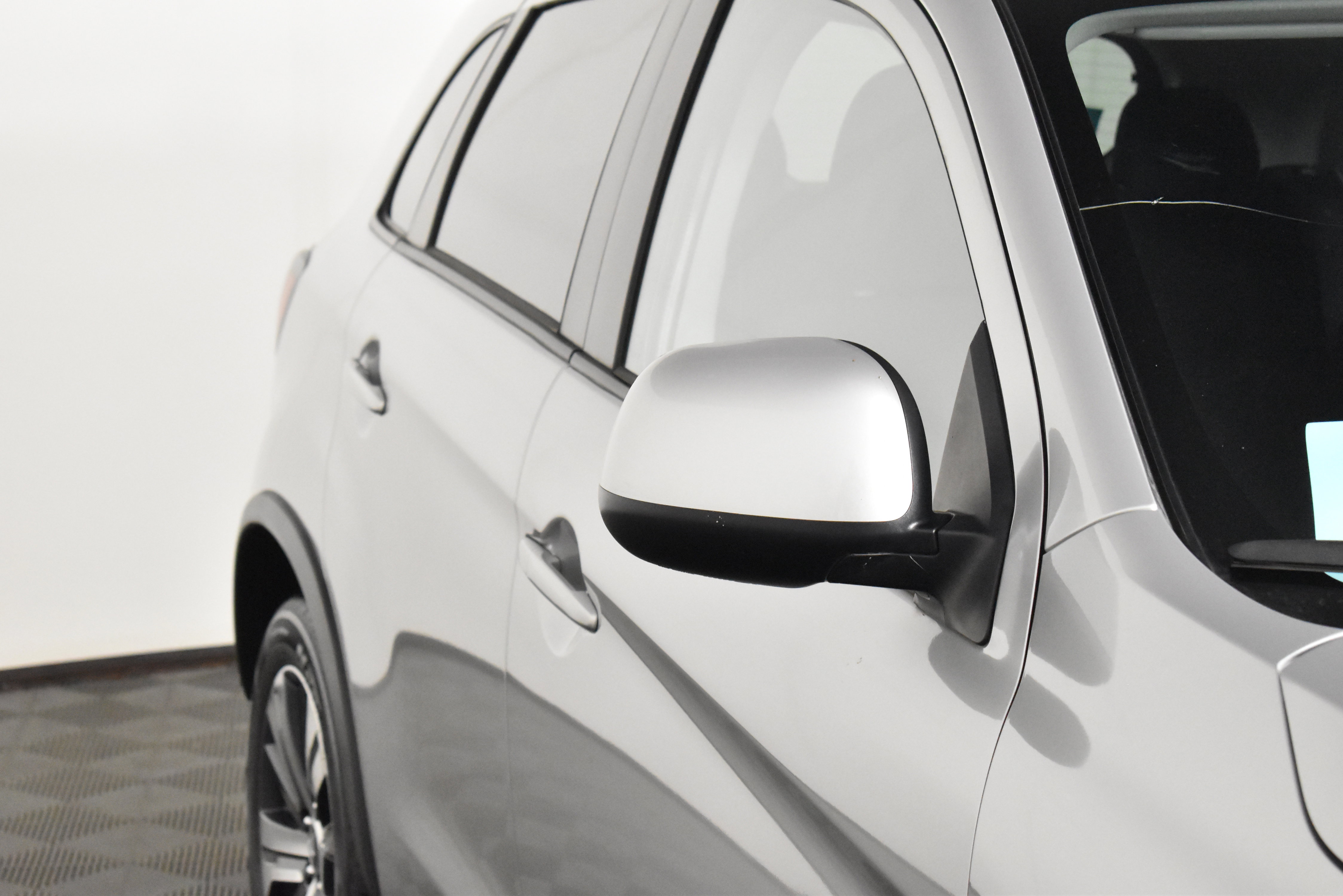 2024 Mitsubishi Outlander Sport ES photo 2