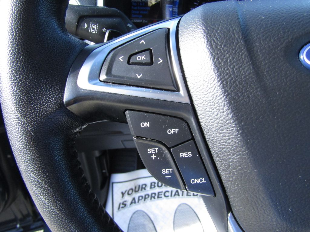 2019 Ford Edge SEL photo 20
