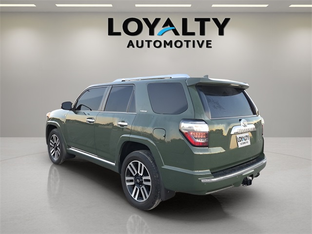 2022 Toyota 4Runner Limited photo 2