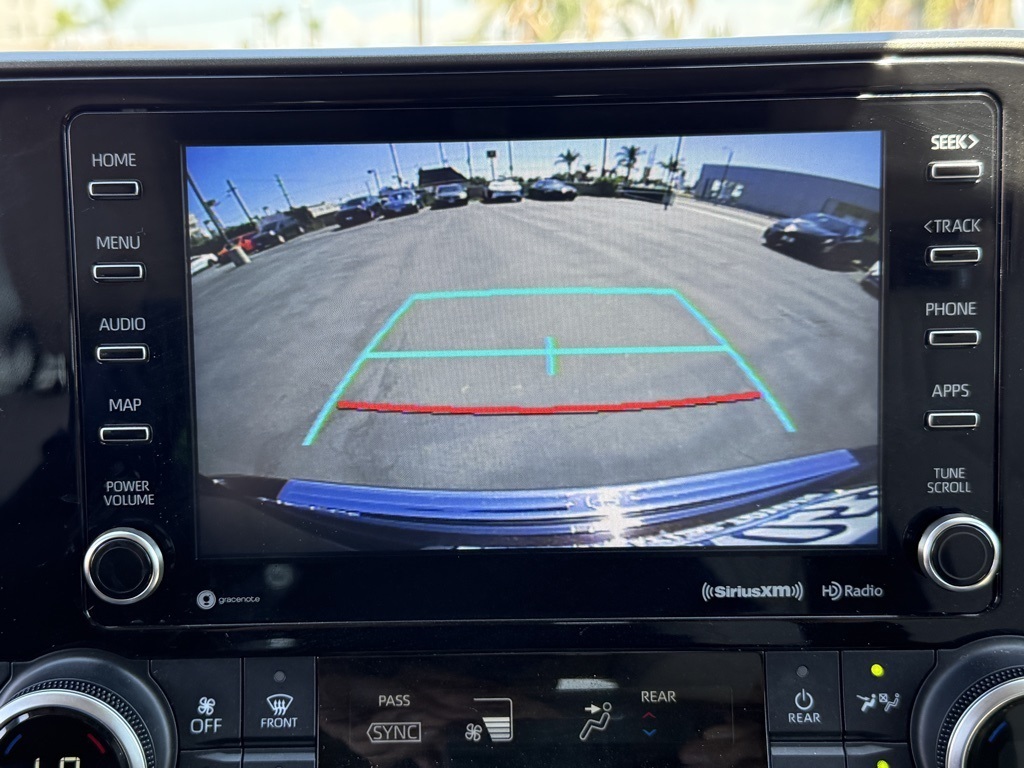 2022 Toyota Highlander XLE photo 26