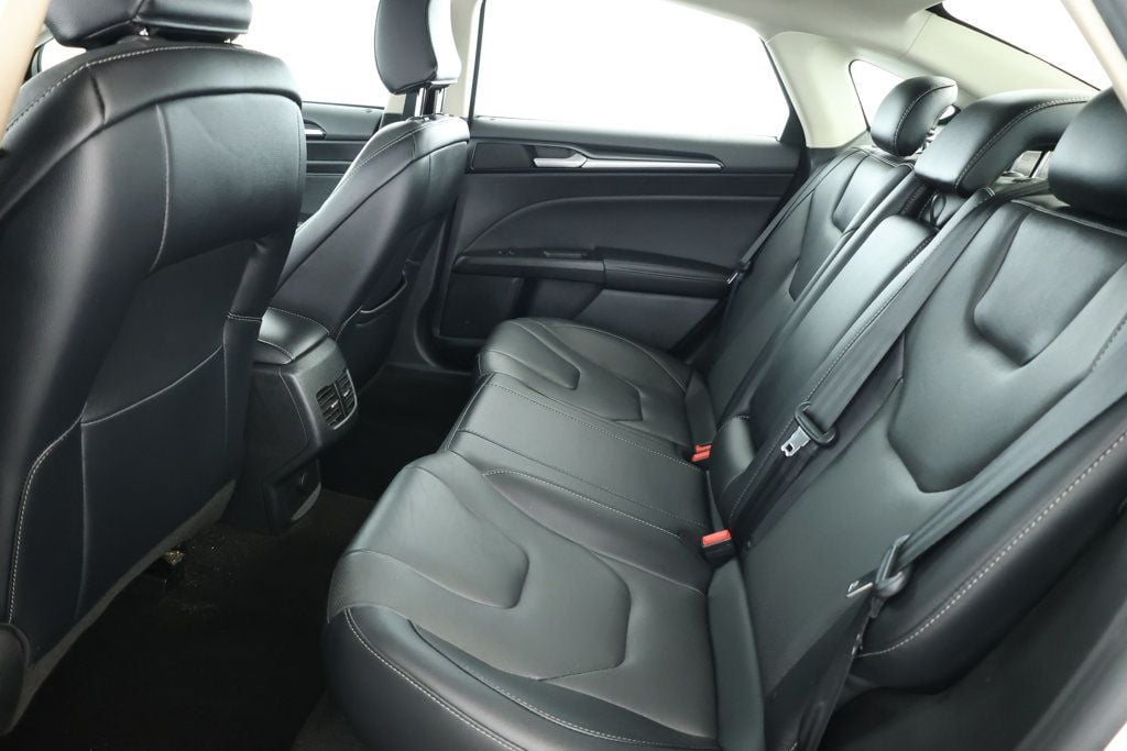 2020 Ford Fusion Titanium Plug-In Hybrid photo 20
