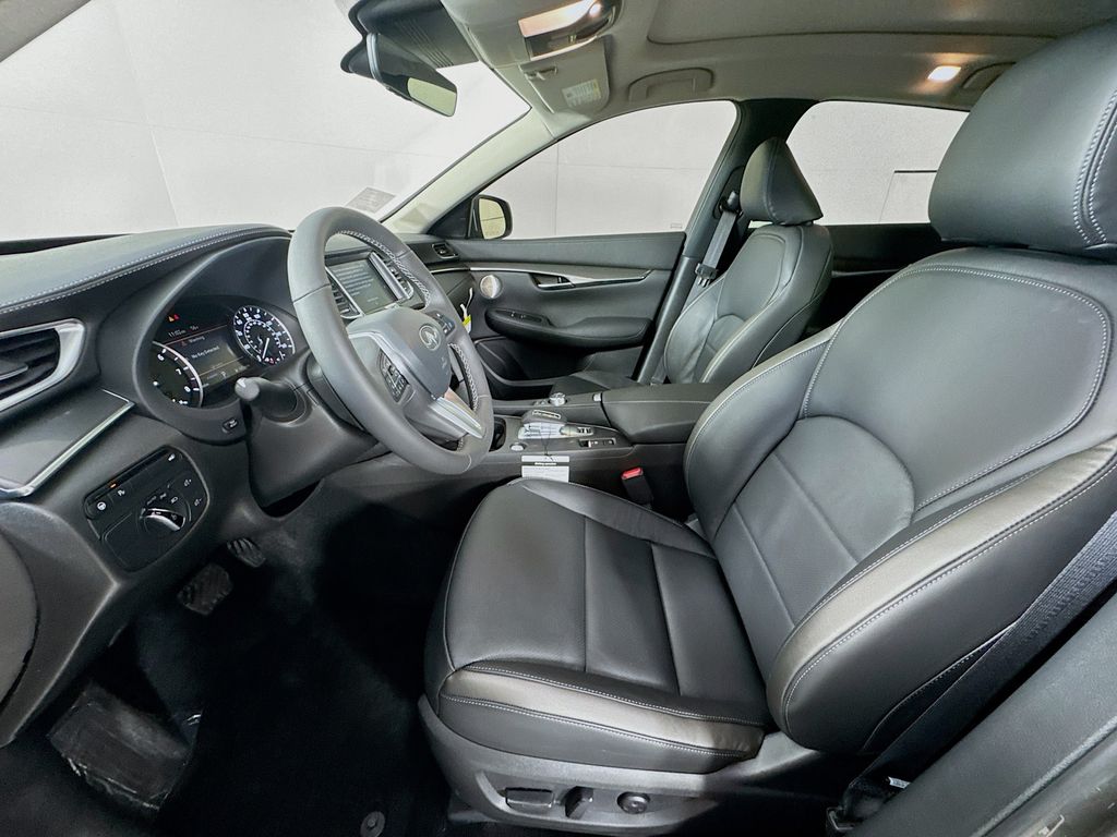 2025 Infiniti QX50 Luxe photo 17
