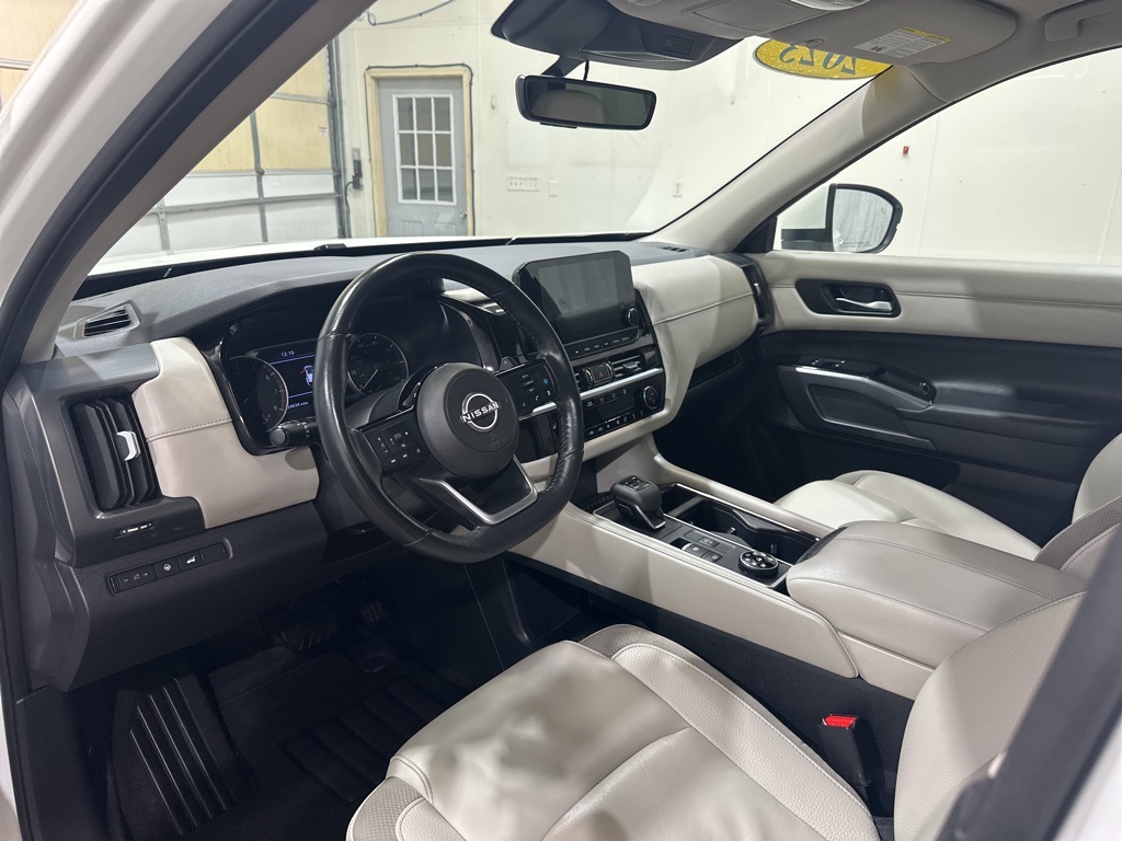 2023 Nissan Pathfinder SL photo 9