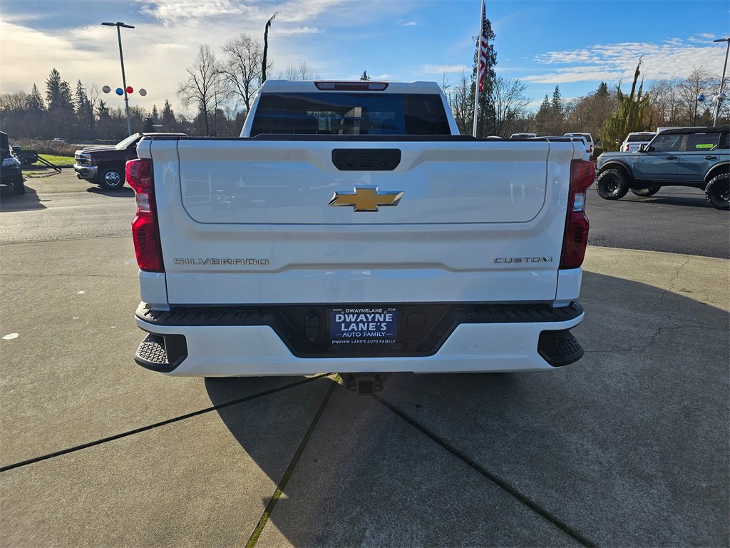 2025 Chevrolet Silverado 1500 Custom photo 4