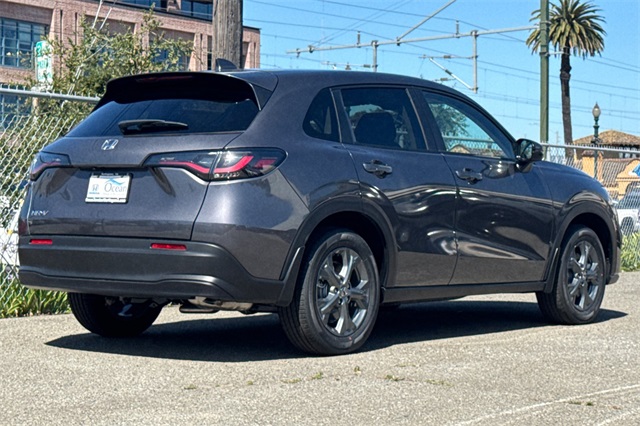 2026 Honda HR-V LX photo 3