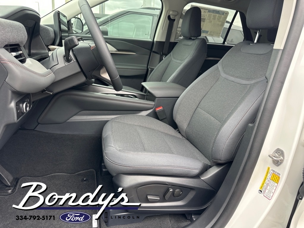 2025 Ford Explorer photo 7
