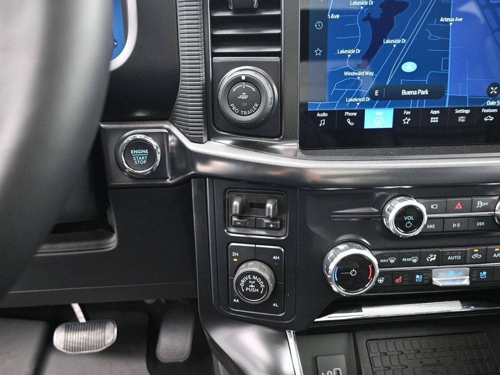 2025 Ford F-150 Raptor photo 15
