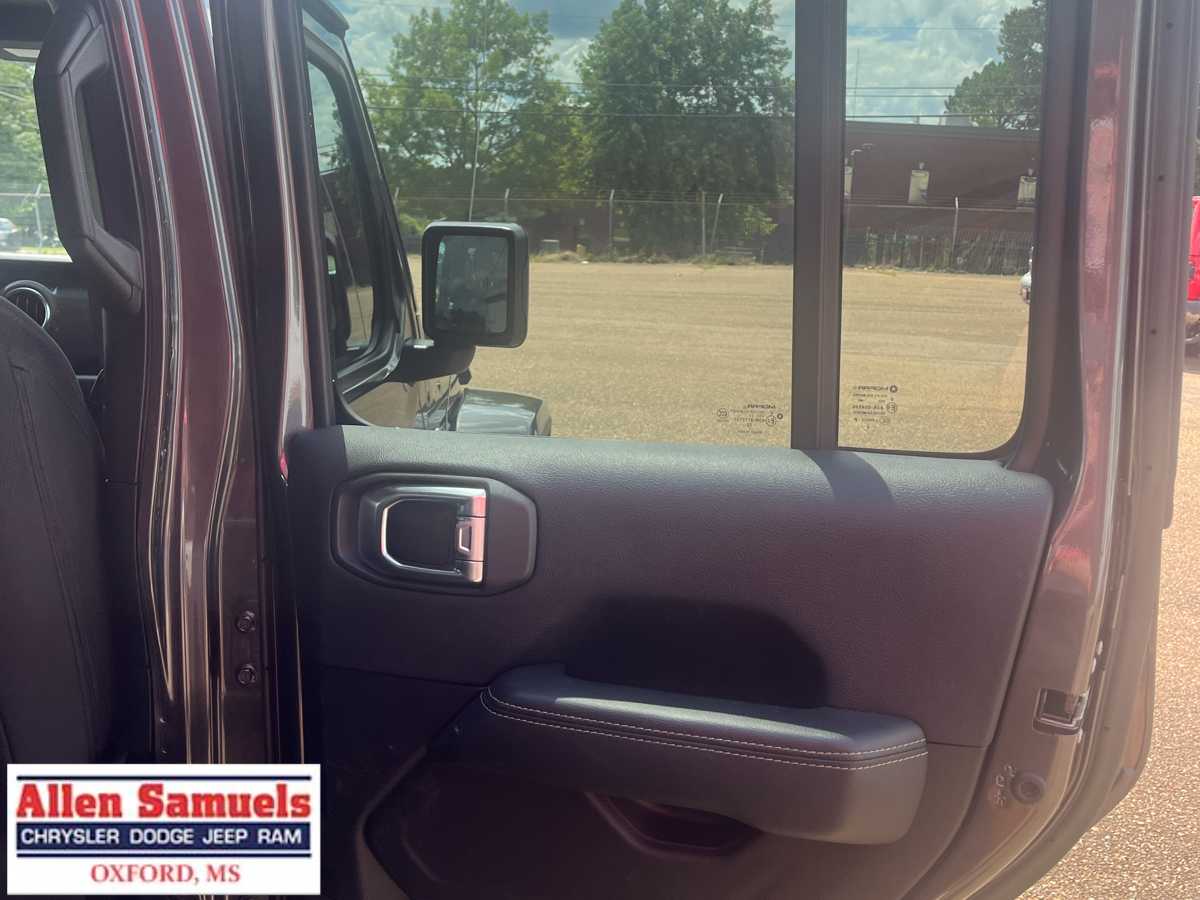 2023 Jeep Gladiator Overland photo 18