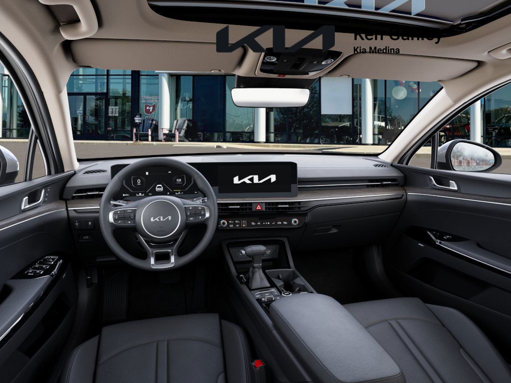 2025 Kia K5 EX photo 13