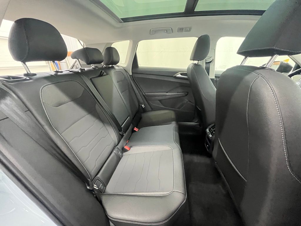 2025 Volkswagen Taos SE photo 20
