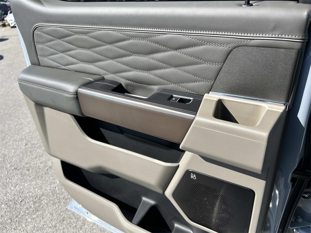 2026 Ford F-250 Platinum photo 17