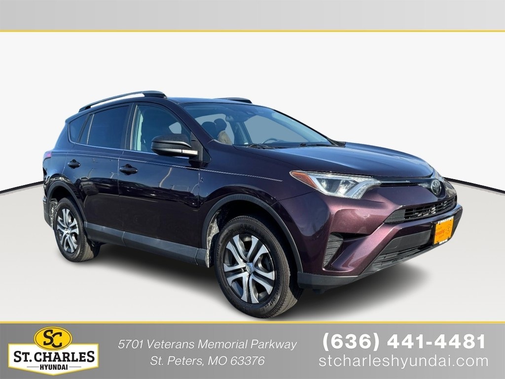 2017 Toyota RAV4 LE's photo