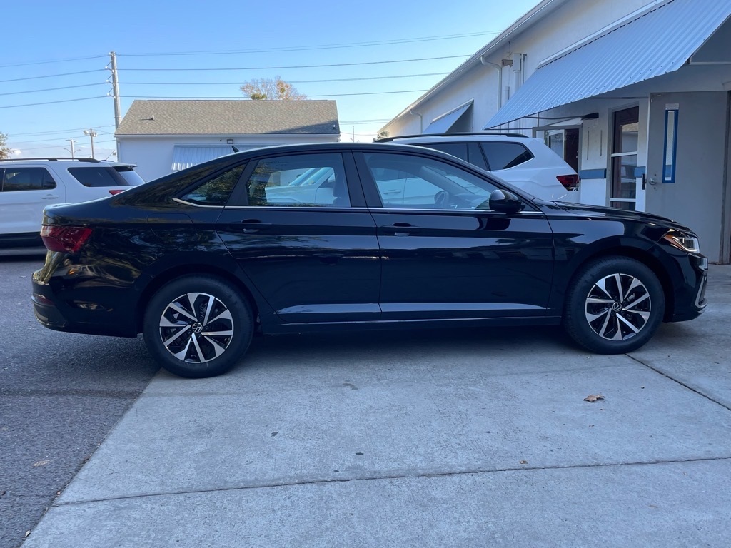 2026 Volkswagen Jetta 1.5T S photo 2