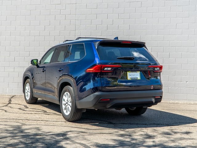 2024 Toyota Grand Highlander XLE photo 2