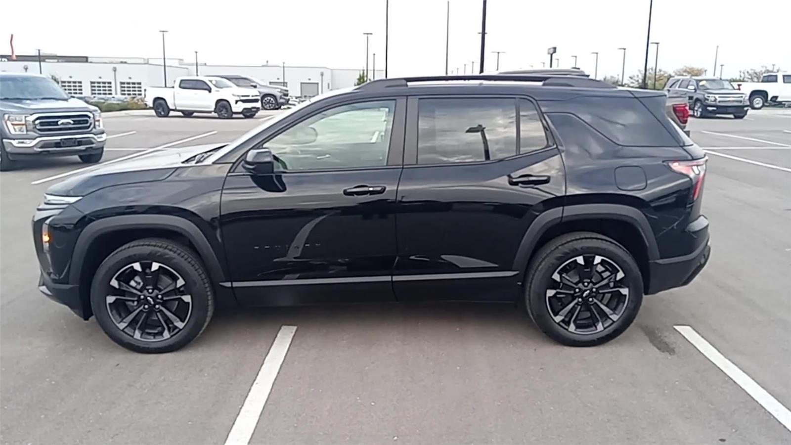 2026 Chevrolet Equinox RS photo 3