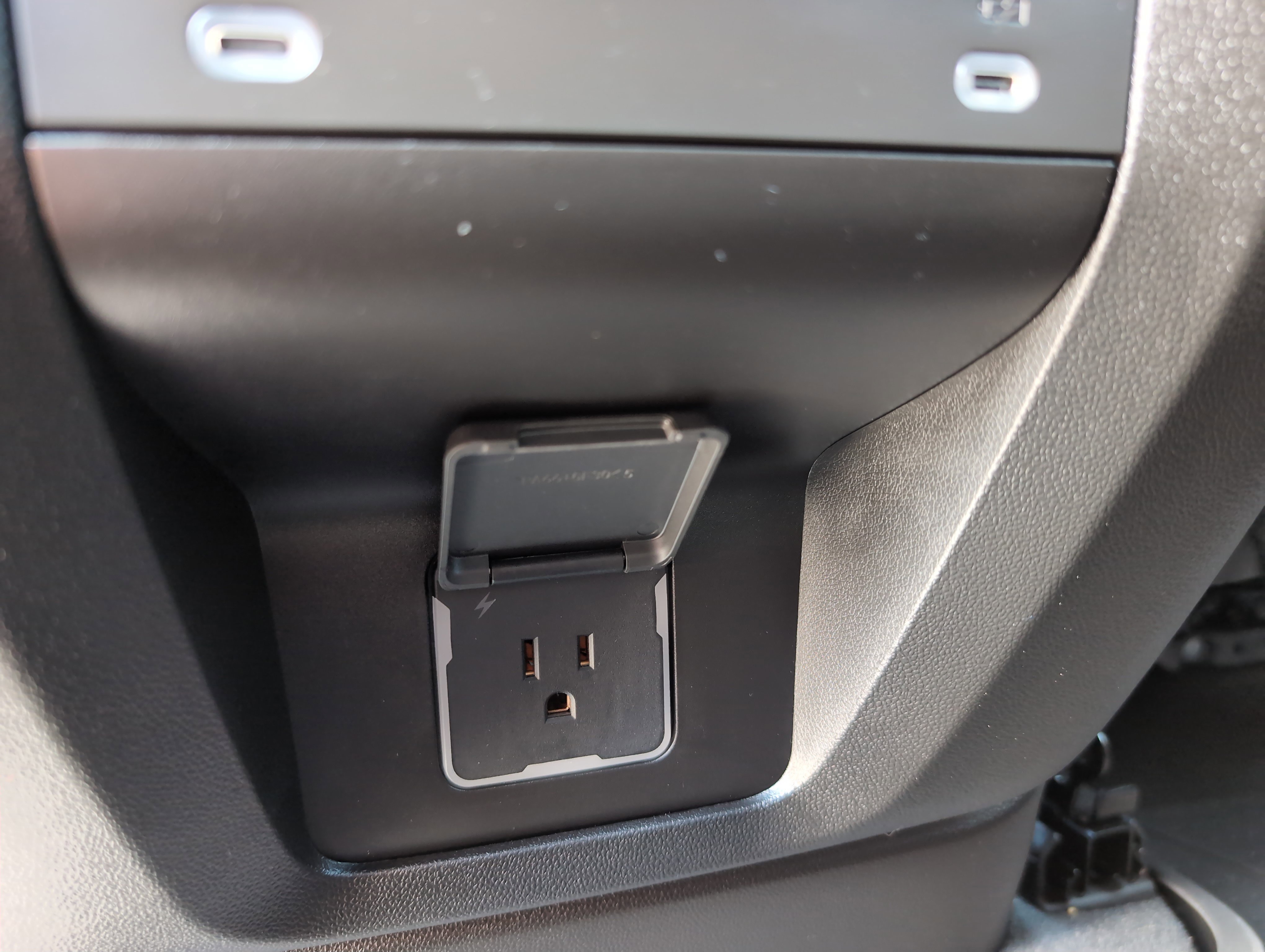 2024 Chevrolet Tahoe High Country photo 21