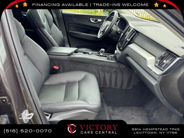 2024 Volvo XC60 B5 Core photo 16