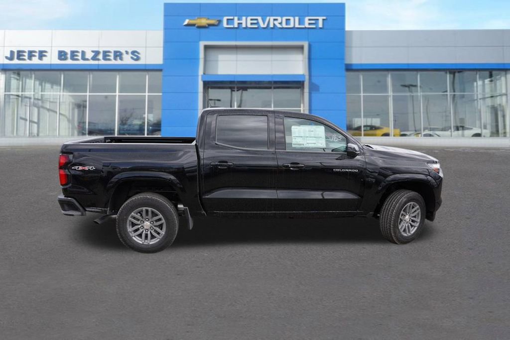 2026 Chevrolet Colorado LT photo 2