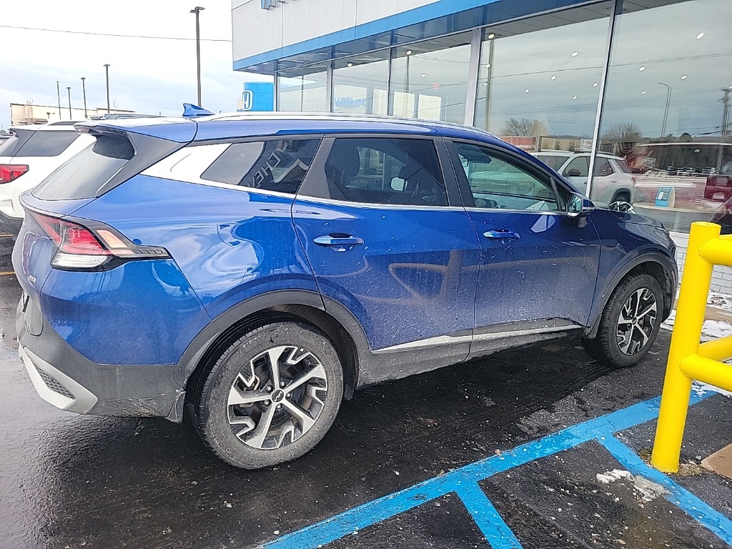 2024 Kia Sportage EX's photo