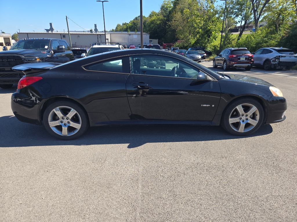 2008 Pontiac G6 GXP photo 2