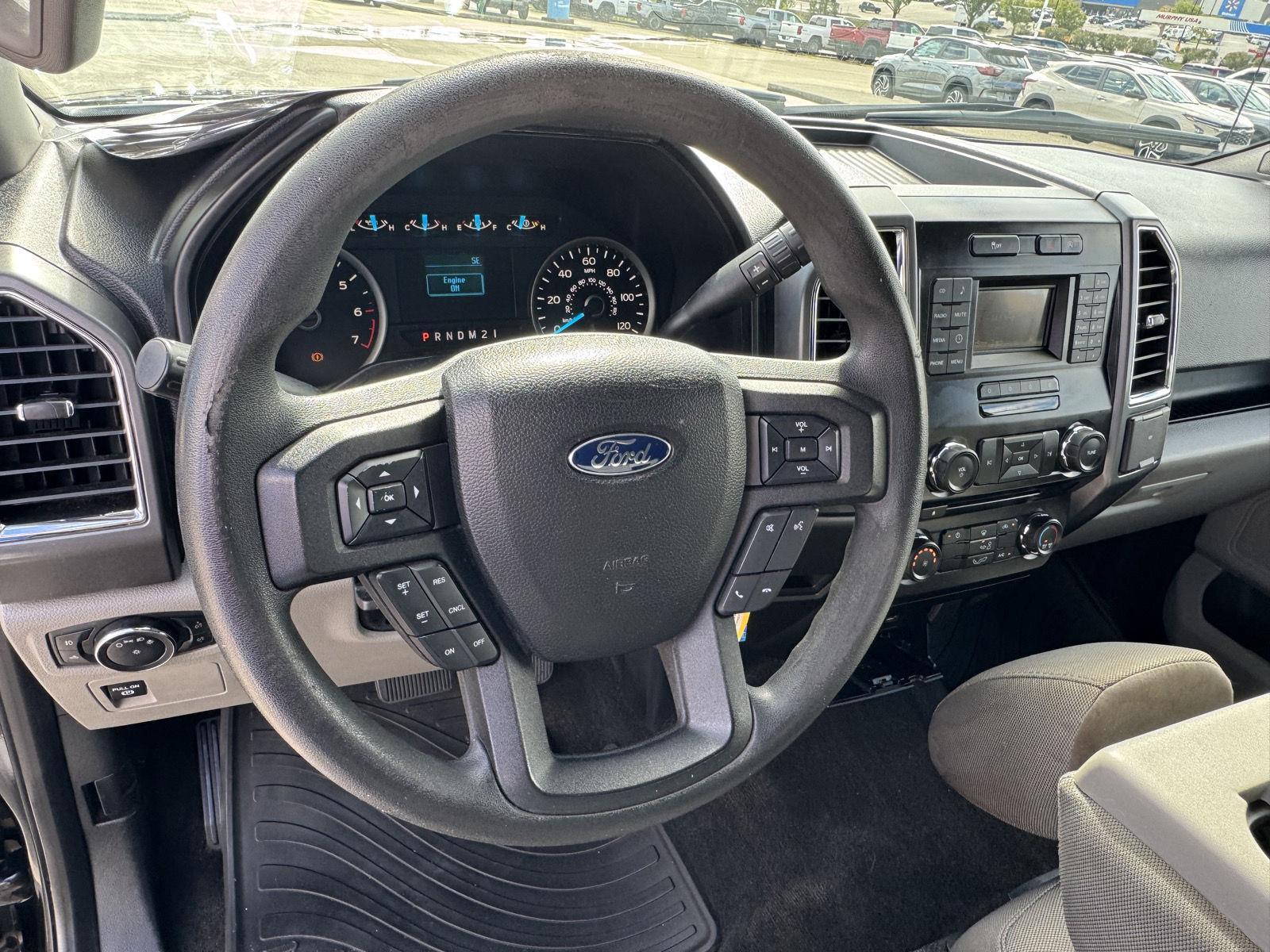 2015 Ford F-150 XLT photo 3