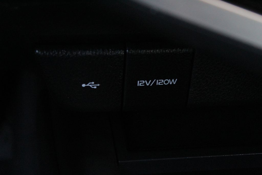 2022 Toyota Camry SE photo 24