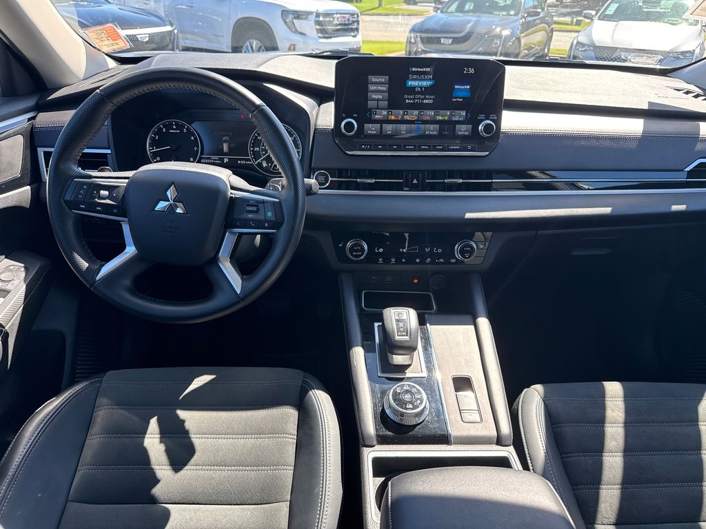 2024 Mitsubishi Outlander SE photo 24