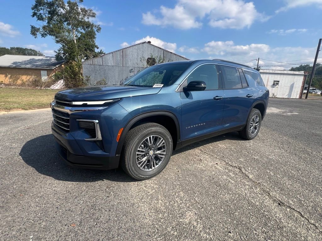 2026 Chevrolet Traverse photo 2