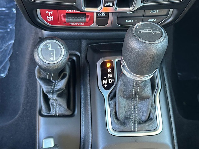 2025 Jeep Gladiator Mojave photo 19