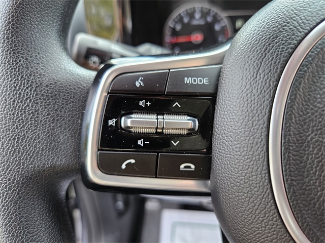 2022 Kia Sorento LX photo 27