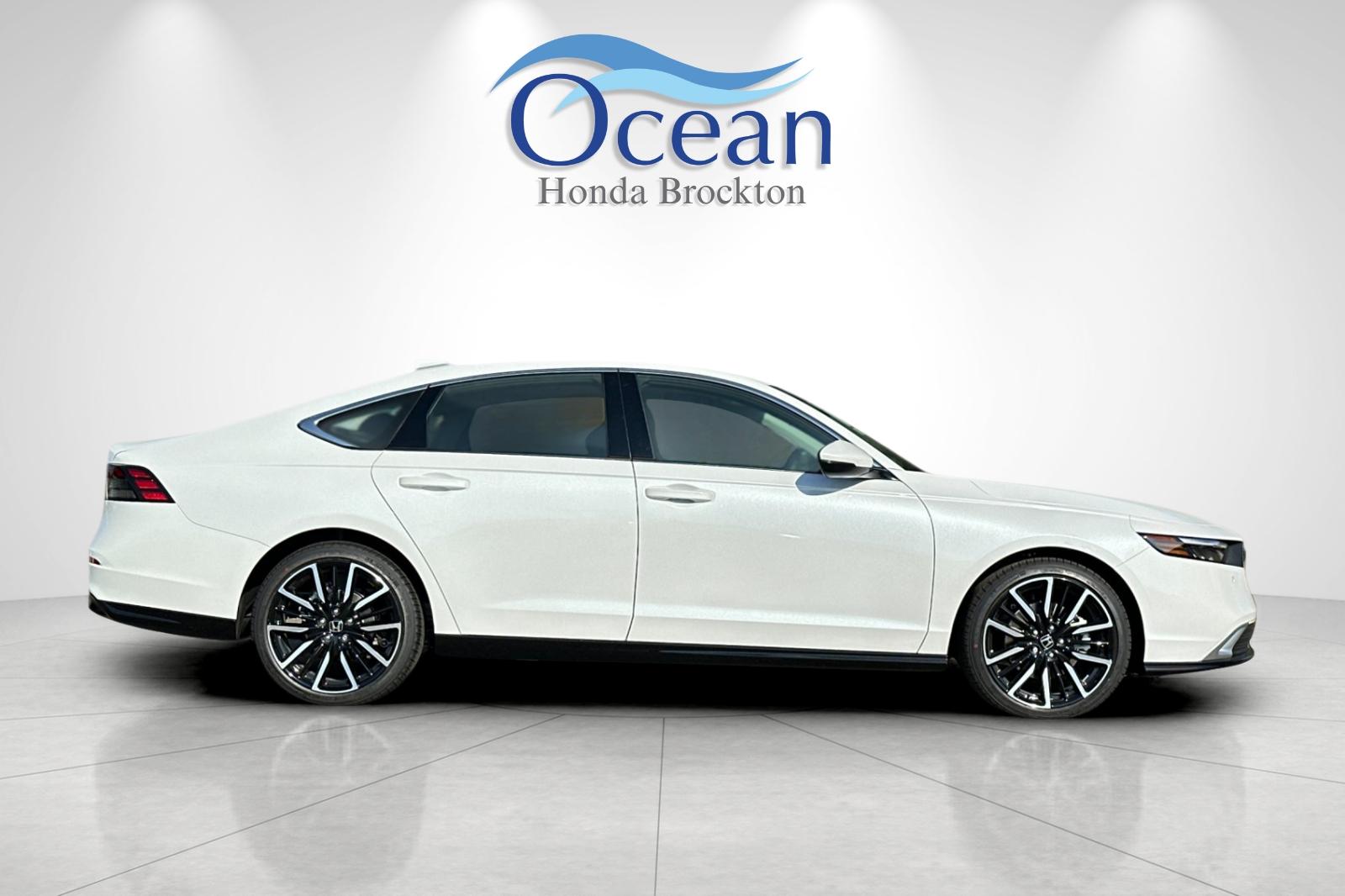 2025 Honda Accord Hybrid Touring photo 5