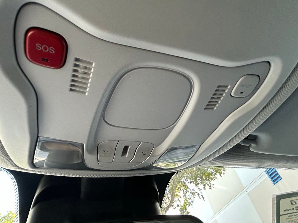 2021 Jeep Renegade Latitude photo 24