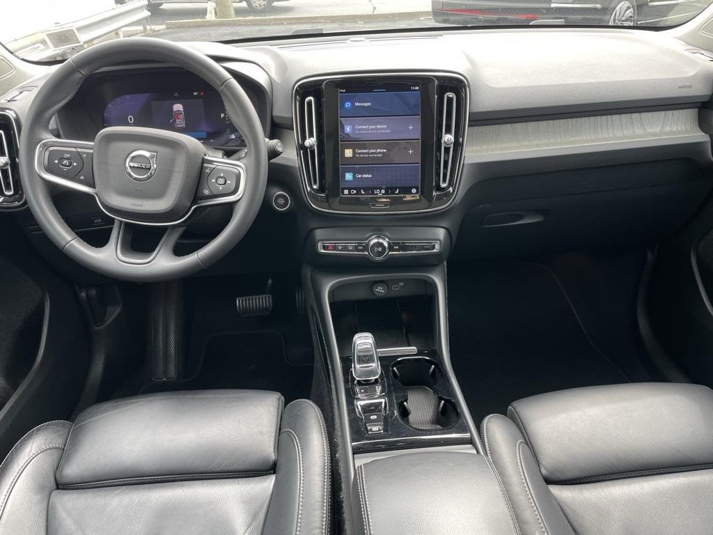 2023 Volvo XC40 Plus photo 7