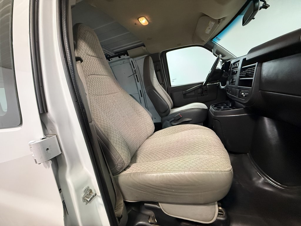 2016 Gmc Savana 2500 Cargo photo 3