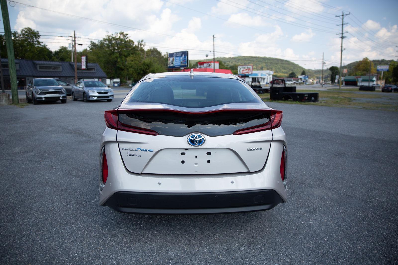 2020 Toyota Prius Prime Limited photo 4