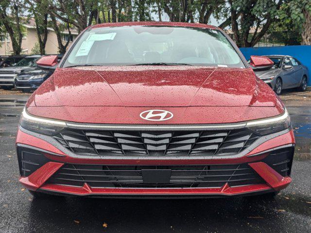 2025 Hyundai Elantra SEL Convenience photo 3