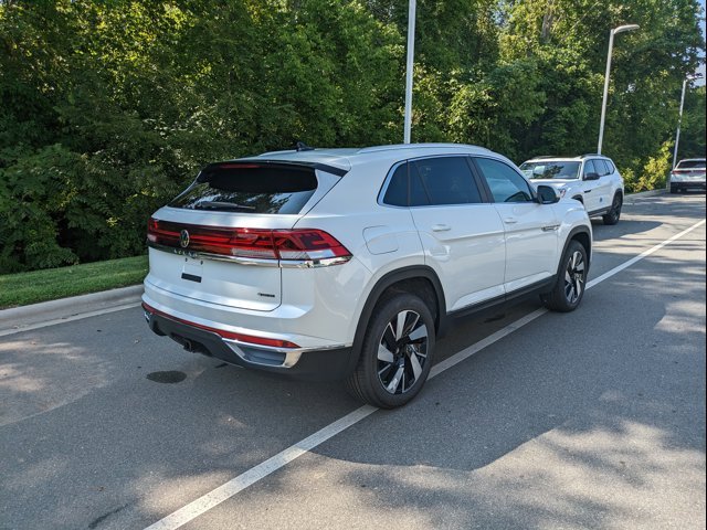 2024 Volkswagen Atlas Cross Sport SEL photo 3