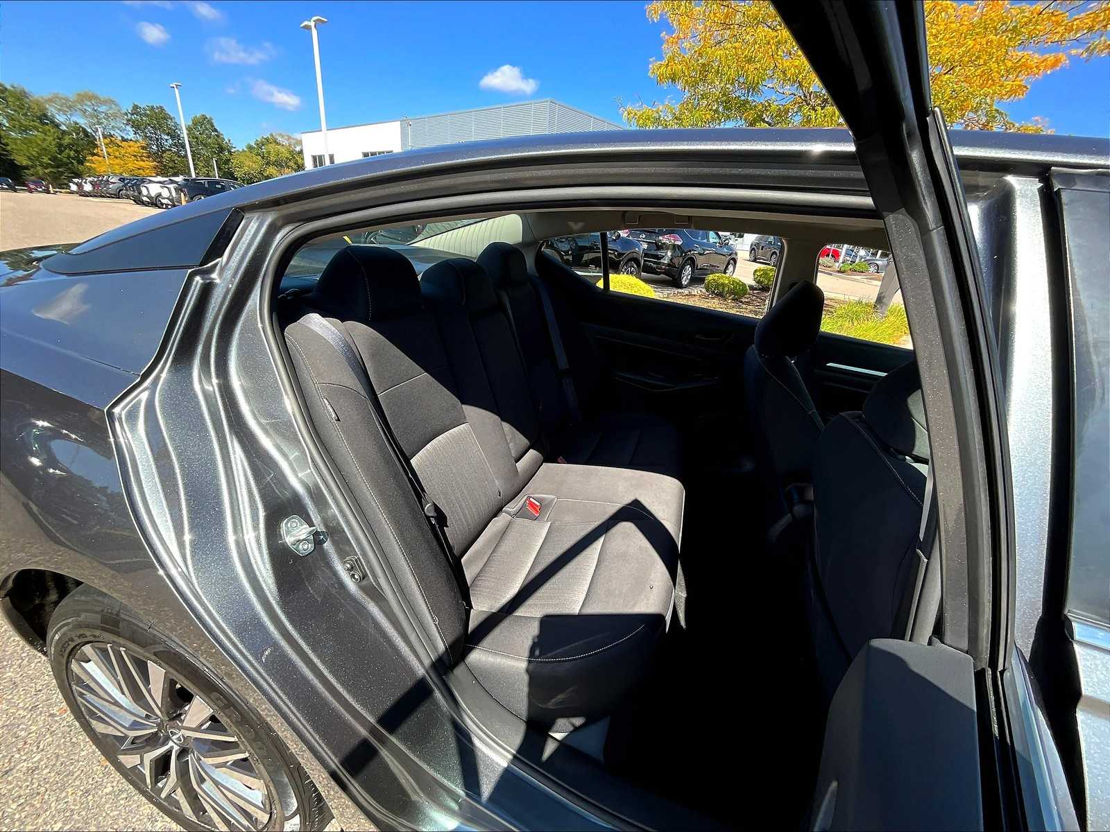 2023 Nissan Altima 2.5 SV photo 16